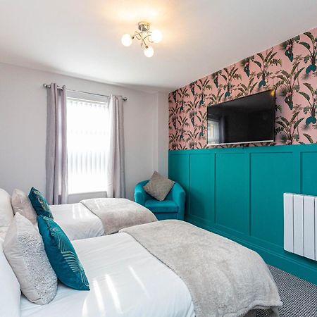 Beachfront Apartment 3 Bedrooms Sleeps 7 - Gateway To The Lake District - Newly Refurbished Morecambe Eksteriør billede