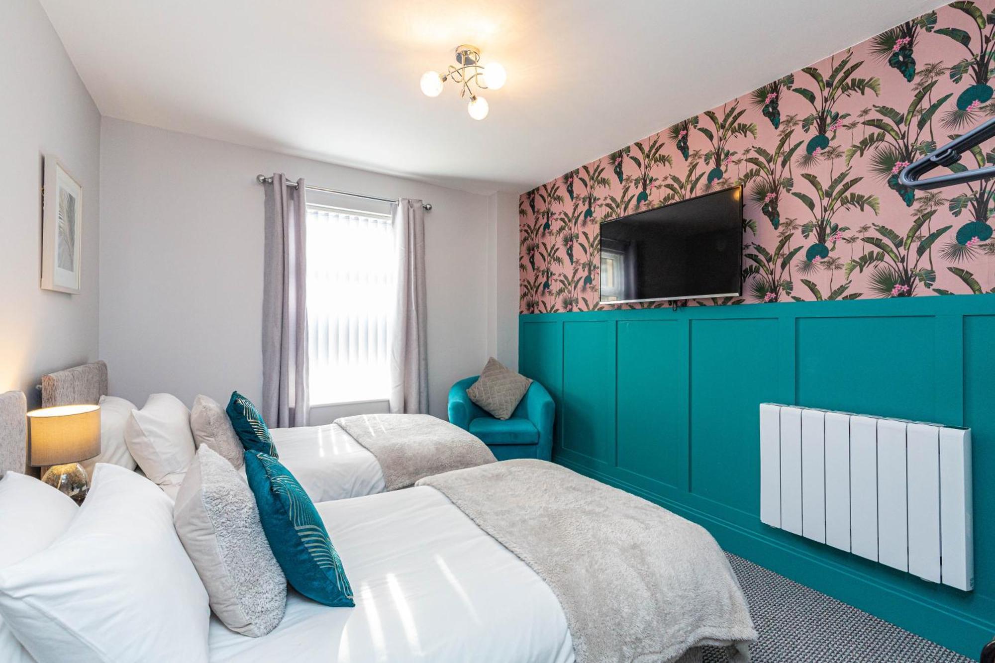 Beachfront Apartment 3 Bedrooms Sleeps 7 - Gateway To The Lake District - Newly Refurbished Morecambe Eksteriør billede