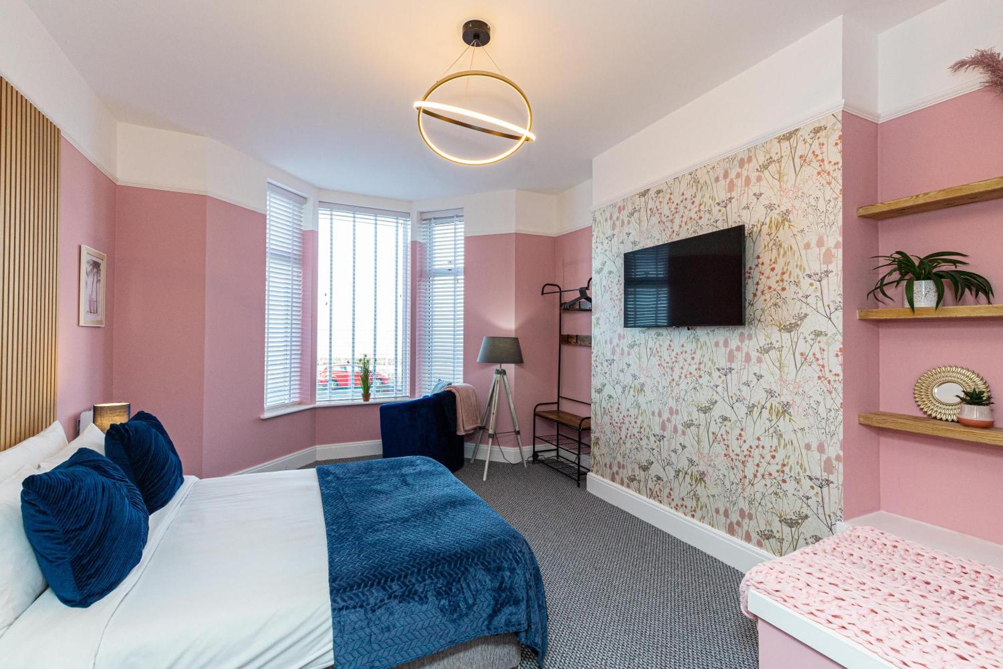 Beachfront Apartment 3 Bedrooms Sleeps 7 - Gateway To The Lake District - Newly Refurbished Morecambe Eksteriør billede