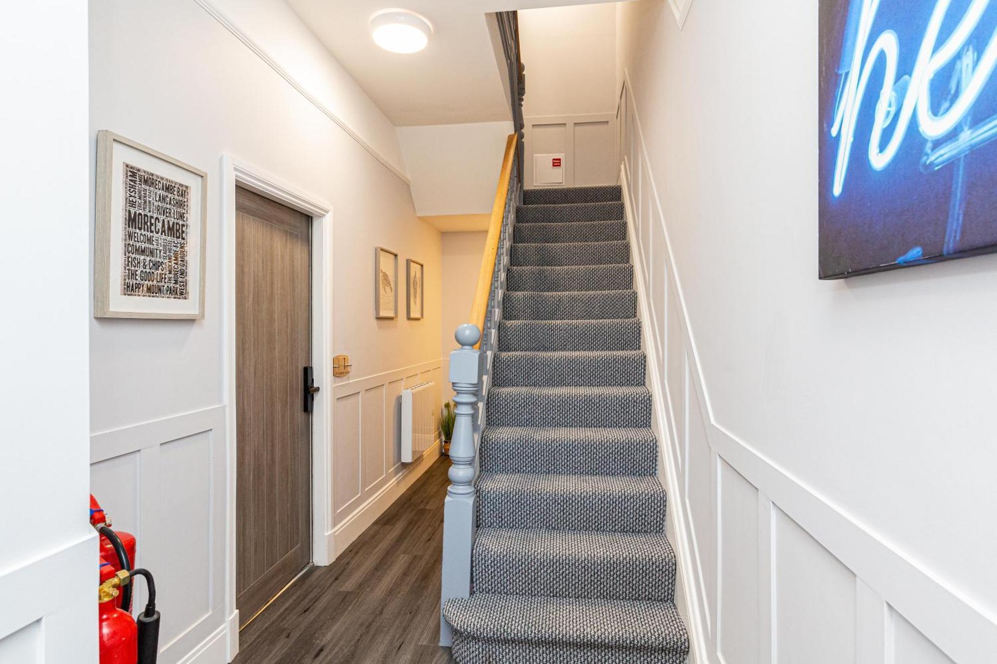 Beachfront Apartment 3 Bedrooms Sleeps 7 - Gateway To The Lake District - Newly Refurbished Morecambe Eksteriør billede