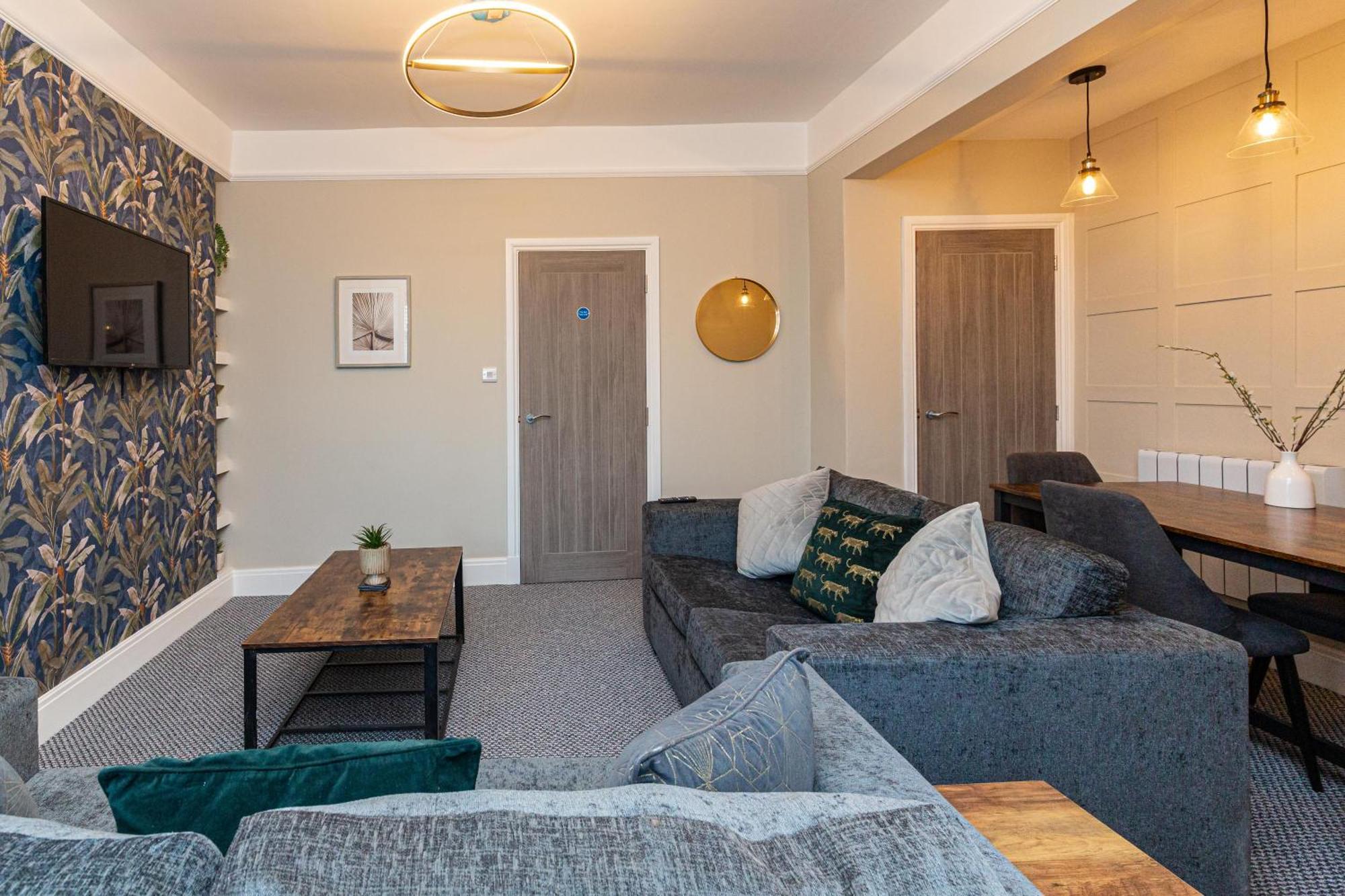 Beachfront Apartment 3 Bedrooms Sleeps 7 - Gateway To The Lake District - Newly Refurbished Morecambe Eksteriør billede